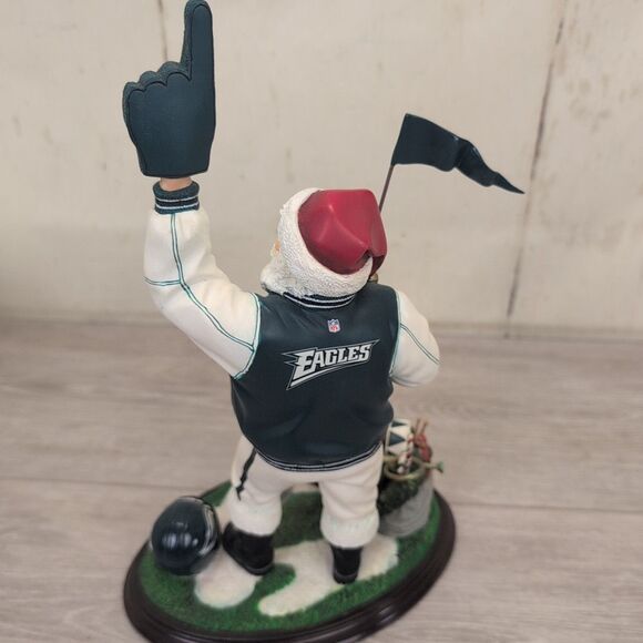 DANBURY MINT PHILADELPHIA EAGLES SANTA CLAUS NFL FOOTBALL CHRISTMAS DISPLAY - Picture 6 of 9